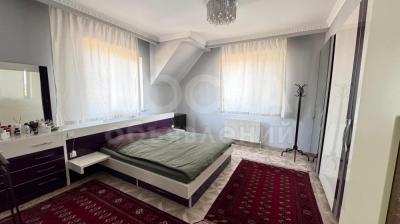 Продаю дом 5-ком. 240кв. м., этаж-2, 6-сот., стена кирпич, в городке Highland район села Кок-Жар.