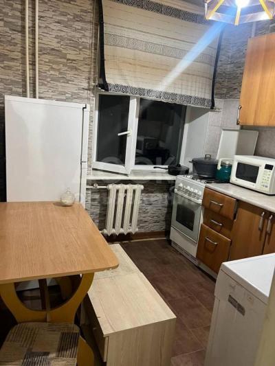 Продаю 1-комнатную квартиру, 31кв. м., этаж - 3/4, Р-н Первомайского РОВД магазин Космос.