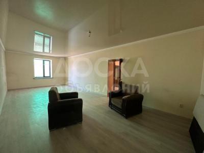 Продаю дом 10-ком. 448кв. м., этаж-2, 8-сот., стена кирпич, Жилмассив Арча-Бшик.