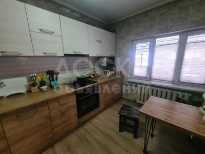 Продаю дом 5-ком. 76кв. м., этаж-1, 7-сот., стена саман, район ул А.Атинской/Салиева.