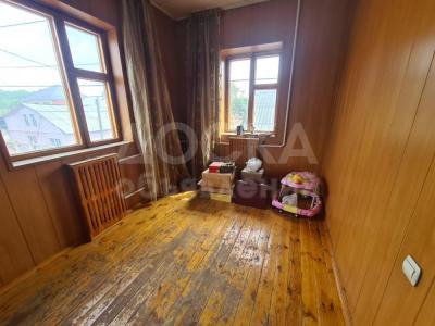 Продаю дом 11-ком. 185кв. м., этаж-2, 3-сот., стена кирпич, район Кызыл Аскера.