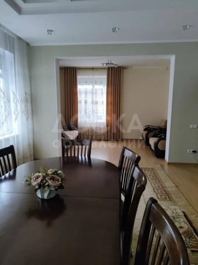 Продаю дом 6-ком. 259кв. м., этаж-2, 12-сот., стена кирпич, село Кок Жар.