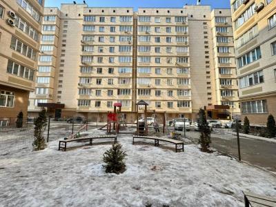 Продаю 4-комнатную квартиру, 121кв. м., этаж - 7/9, с. Кок Жар .