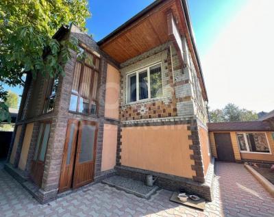 Продаю дом 5-ком. 138кв. м., этаж-2, 4-сот., стена кирпич, Ракетная 4.