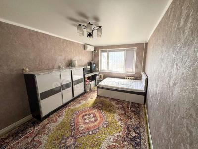 Продаю 2-комнатную квартиру, 43кв. м., этаж - 1/4, 4 мкр.