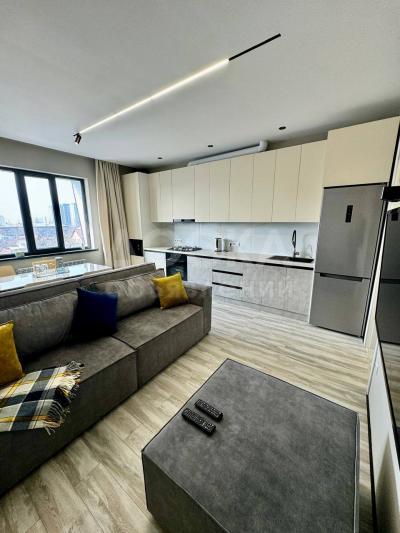 Продаю 3-комнатную квартиру, 72кв. м., этаж - 4/4, Октябрьский район.