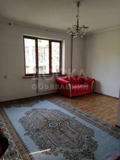 Продаю дом 6-ком. 307кв. м., этаж-2, 9,38-сот., стена кирпич, село Орто-Сай.