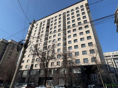 Продаю 2-комнатную квартиру, 100кв. м., этаж - 10/13, Боконбаева/Раззакова.