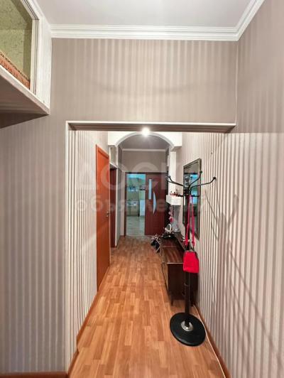 Продаю 2-комнатную квартиру, 52кв. м., этаж - 1/9, 6мкр.