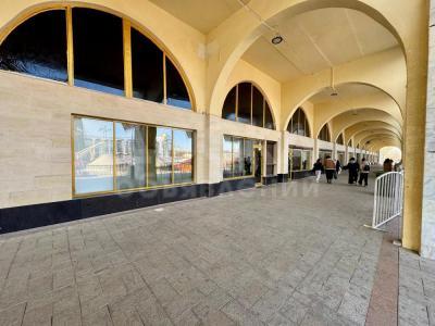 Продаю торговое помещение  33кв. м., Площадь Ала Тоо .