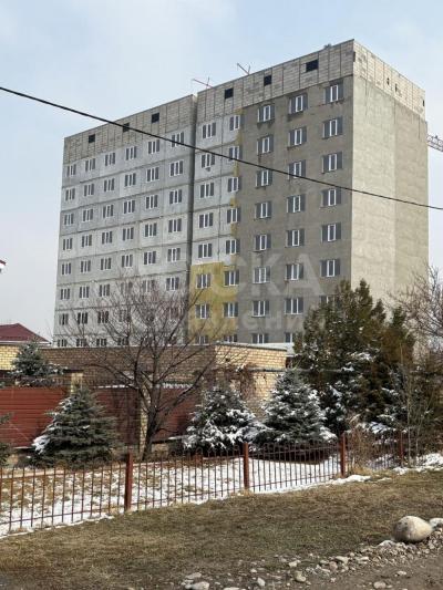 Продаю 2-комнатную квартиру, 55кв. м., этаж - 2/9, ул. Манас Айылы.