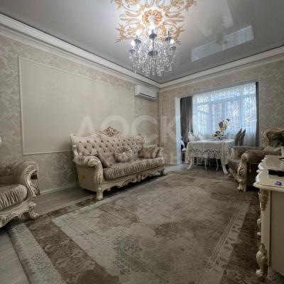 Продаю 4-комнатную квартиру, 95кв. м., этаж - 1/9, Восток-5.