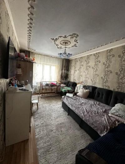 Продаю 1-комнатную квартиру, 35кв. м., этаж - 1/9, мкр. Аламедин-1.