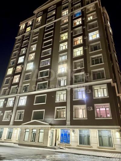 Продаю 2-комнатную квартиру, 82кв. м., этаж - 12/12, 7микрорайон напротив ДСК(бассейн).