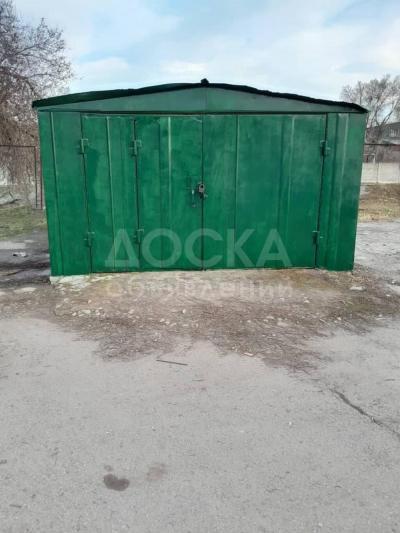Продаю металлический гараж 4 х 6 м. На вывоз
 ул. Осмонкула / Жибек-Жолу.
