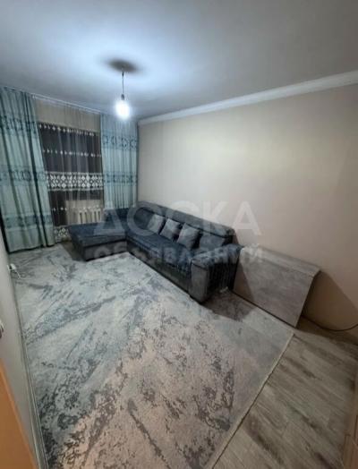 Продаю 1-комнатную квартиру, 50кв. м., этаж - 4/5, мкр. Аламедин-1.