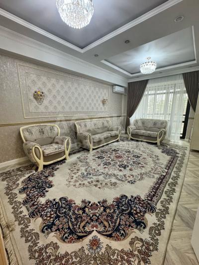 Продаю 3-комнатную квартиру, 141кв. м., этаж - 5/12, Каралаева, 5 мкр.