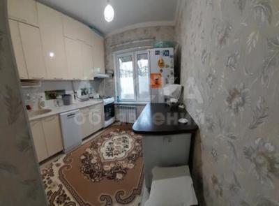 Продаю 2-комнатную квартиру, 50кв. м., этаж - 1/5, мкр. Аламедин-1.