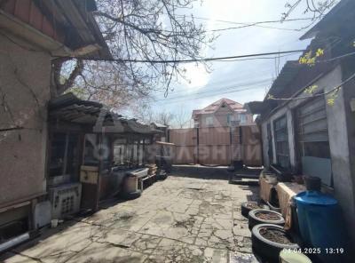 Продаю дом 5-ком. 93кв. м., этаж-2, 3-сот., стена кирпич, ул.Ленинградская/Исанова.