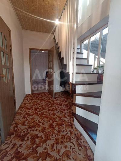 Продаю дом 5-ком. 108кв. м., этаж-2, 2.7-сот., стена кирпич, Город Бишкек.