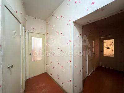 Продаю 2-комнатную квартиру, 44кв. м., этаж - 1/4, Уметалиева/Фрунзе.