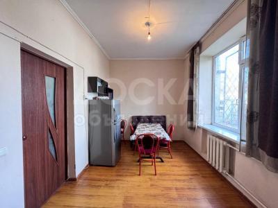 Продаю 2-комнатную квартиру, 39кв. м., этаж - 1/2, Аламединский рынок.