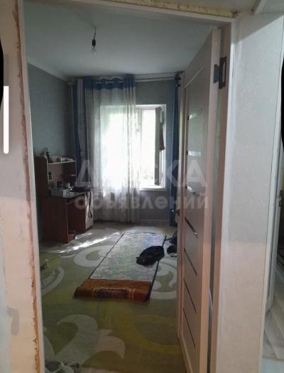 Продаю 3-комнатную квартиру, 62кв. м., этаж - 1/5, мкр. Аламедин-1.