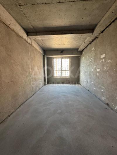 Продаю 2-комнатную квартиру, 80кв. м., этаж - 7/14, Бишкек.