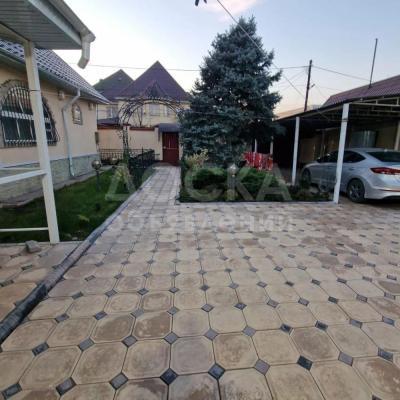 Продаю дом 6-ком. 183кв. м., этаж-2, 4-сот., стена кирпич, Горького/Темирова.