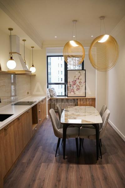 Продаю 3-комнатную квартиру, 131кв. м., этаж - 8/14, Советская / Юж магистраль.