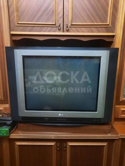 Продаю телевизор LG Flatron + приставка Perfeo в рабочем состоянии.