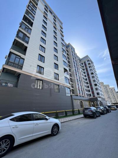 Продаю 1-комнатную квартиру, 55кв. м., этаж - 7/13, 12-микрорайон дом 69/2,  с ремонтом, $79000, Тел:0557434142.