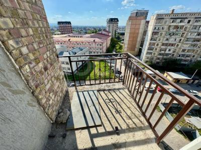 Продаю 2-комнатную квартиру, 57кв. м., этаж - 8/14, нижний Джал.