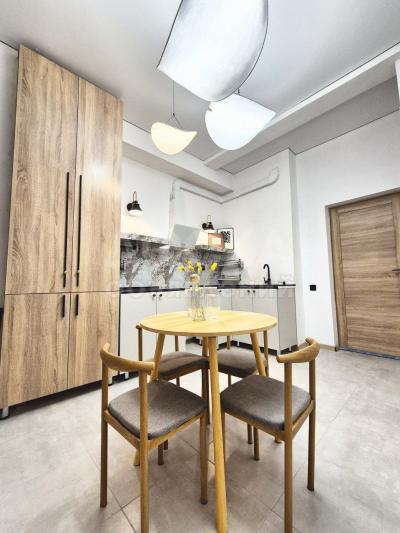 Продаю 2-комнатную квартиру, 63кв. м., этаж - 4/14, Асанбай.