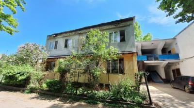 Продаю 3-комнатную квартиру, 75кв. м., этаж - 2/2, Газ городок.