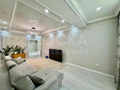 Продаю 4-комнатную квартиру, 124кв. м., этаж - 4/14, А.Токомбаева/ Сухэ Батора.