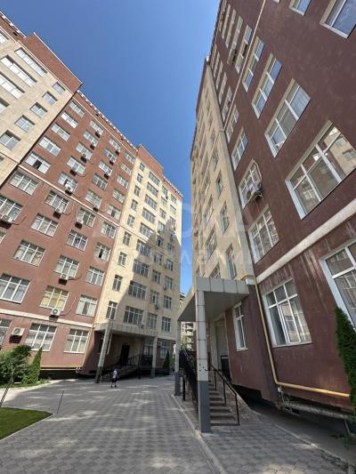 Продаю 2-комнатную квартиру, 70кв. м., этаж - 6/10, Магистраль / Ж. Пудовкина. .