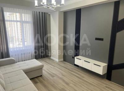 Продаю 2-комнатную квартиру, 64.4m2кв. м., этаж - 6/13, Уметалиева 8.