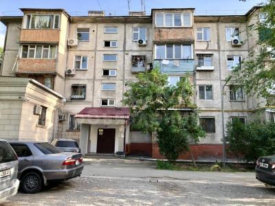 Продаю 3-комнатную квартиру, 65кв. м., этаж - 2/4, 3мкр суеркулова юнусалиева.