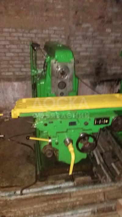 .Продаю в отличном техническом состоянии горизонтально-фрезерный 6Р81Г, 6Н81, 6М82Г и настольно- сверлильные станки, различные инструменты: :  измерительные ( штангенциркули, микрометры), металлорежущие (сверла, фрезы, резцы,   метчики, плашки и их держат