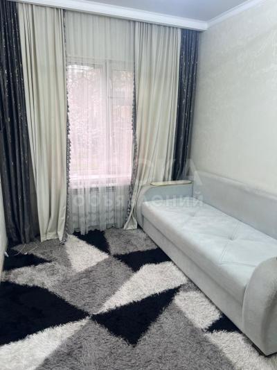 Продаю 3-комнатную квартиру, 1кв. м., этаж - 1/9, Чокморова 225.