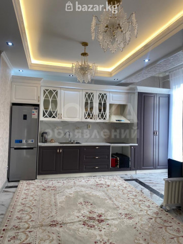 Продаю 2-комнатную квартиру, 64кв. м., этаж - 2/7, с Кок-Жар.