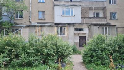 Продаю 2-комнатную квартиру, 48кв. м., этаж - 1/4, с. Аламедин а.Атинская\Гидростроительная.