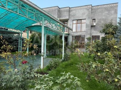 Сдаю дом 7-ком. 300кв. м., этаж-2, 6-сот., стена кирпич, Djal.