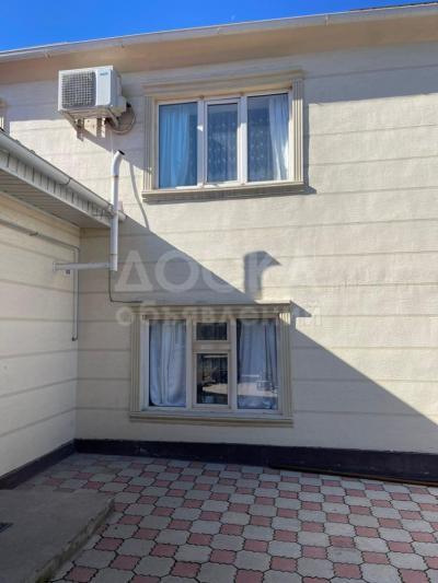 Сдаю дом 8-ком. 250кв. м., этаж-2, 8-сот., стена кирпич, archa beshik.