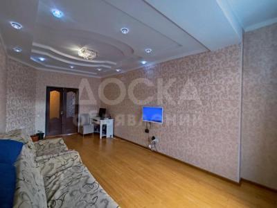 Продаю 3-комнатную квартиру, 82кв. м., этаж - 6/9, Бишкек, ул. Нуркамал 1.