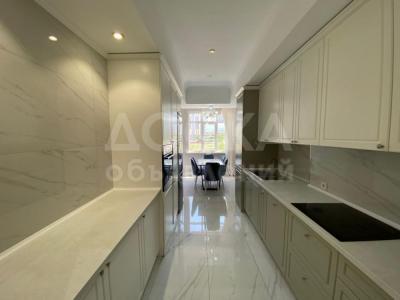 Продаю 4-комнатную квартиру, 125кв. м., этаж - 4/12, ТРЦ Ала-Арча.