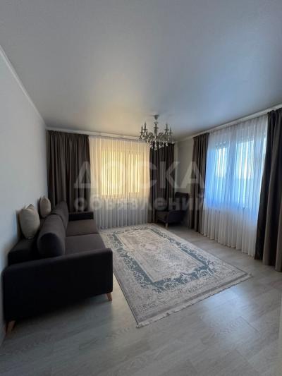 Продаю 2-комнатную квартиру, 64кв. м., этаж - 5/9, р-он Филармонии..