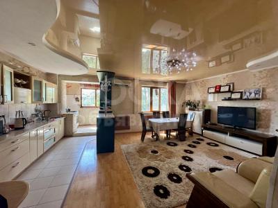 Продаю 3-комнатную квартиру, 103кв. м., этаж - 4/5, Уметалиева 34.