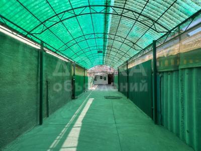 Продаю полдома 4-ком. 56кв. м., этаж-1, 2.5-сот., стена саман, Матыева/Островского.